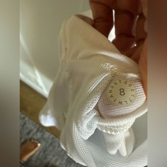 Lululemon Sunsetter Tank w/pads - Picture 7 of 8